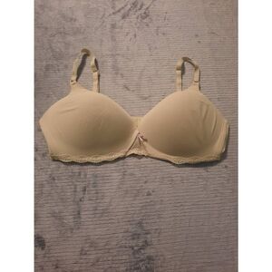 Victoria's Secret Size 38D No Wire Beige Bra